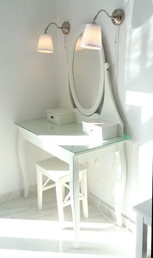 Krezias Apartments Атина Екстериор снимка